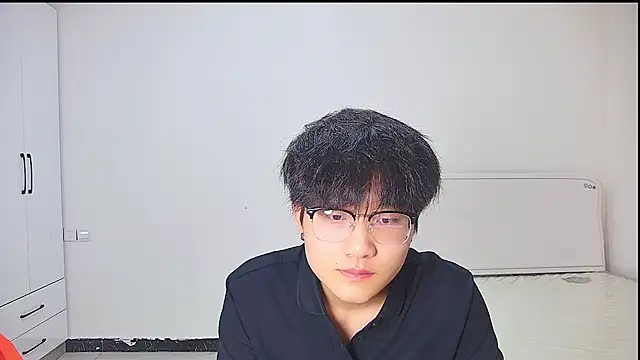 KK-cuteboy online show from May 2026 11:54:02 AM