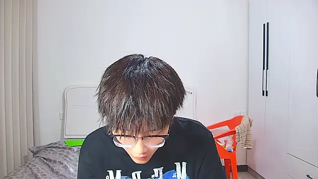 Snapshot of KK-cuteboy chatting on June 2026 12:32:01 PM KK-cuteboy online show from June 2026 12:32:01 PM