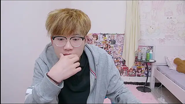 KK-cuteboy online show from April 2026 02:19:01 AM