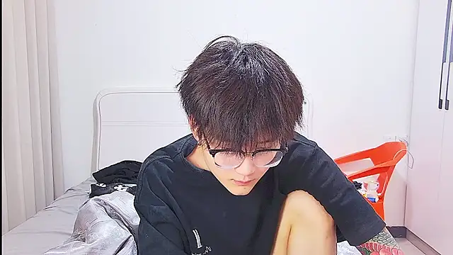 Snapshot of KK-cuteboy chatting on June 2026 12:32:01 PM KK-cuteboy online show from June 2026 12:32:01 PM