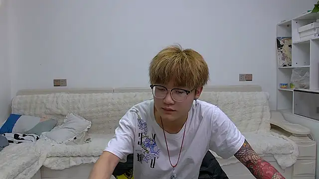 KK-cuteboy online show from February 2026 10:59:02 AM