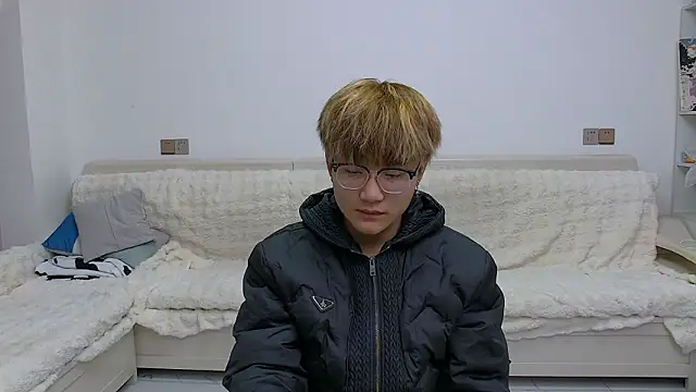 KK-cuteboy online show from February 2026 11:07:01 AM