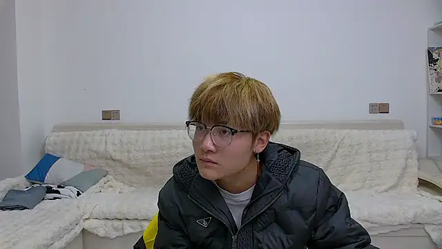 KK-cuteboy online show from February 2026 10:28:01 AM