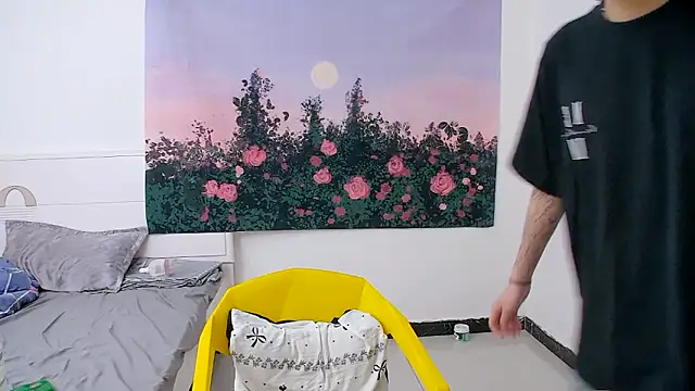 KK-cuteboy online show from April 2026 07:58:02 PM