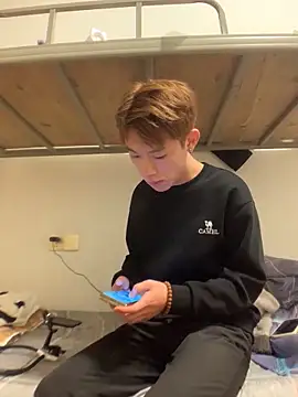 Snapshot of KK-cuteboy chatting on December 2025 10:17:02 AM KK-cuteboy online show from December 2025 10:17:02 AM