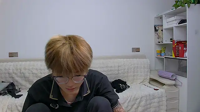 KK-cuteboy online show from February 2026 11:08:02 AM