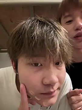 Snapshot of KK-cuteboy chatting on December 2025 10:47:01 AM KK-cuteboy online show from December 2025 10:47:01 AM