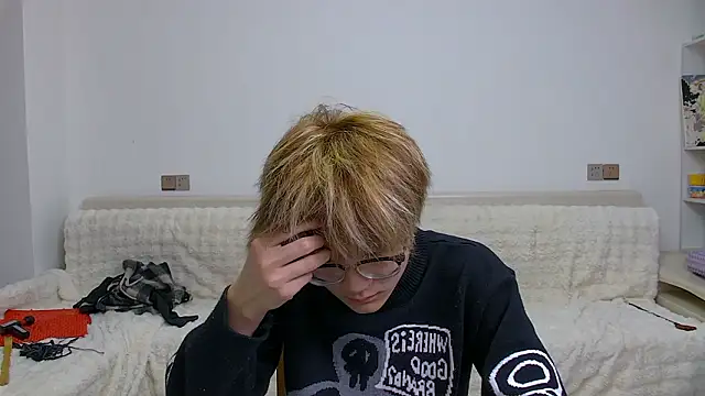 KK-cuteboy online show from February 2026 11:40:01 AM