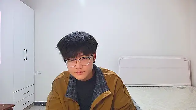 KK-cuteboy online show from May 2026 11:25:02 AM