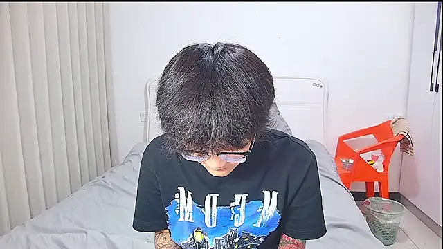 KK-cuteboy online show from May 2026 01:18:02 PM
