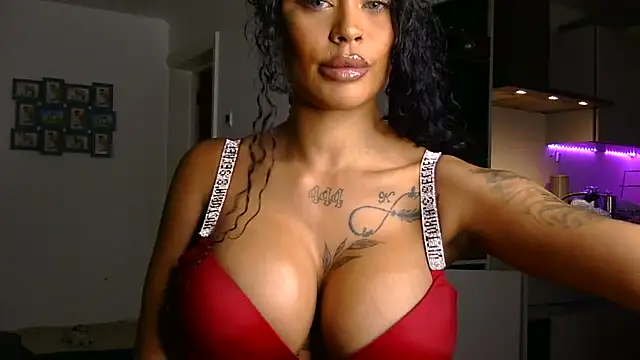 Little Minx Chanel online show from November 2025 09:59:02 PM