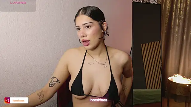 LoraShines online show from March 2026 12:53:02 PM