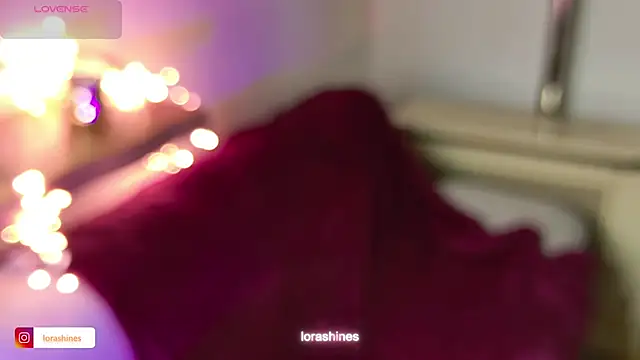 LoraShines online show from February 2026 07:13:01 PM