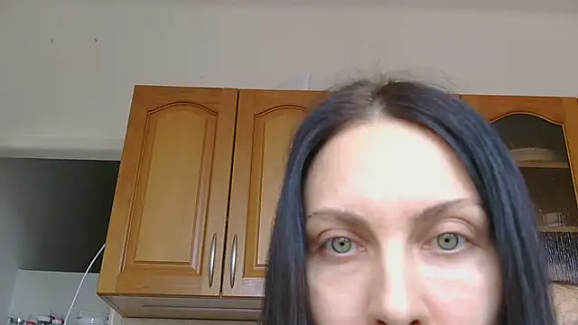 Snapshot of Olivarra chatting on March 2026 11:32:01 AM Olivarra online show from March 2026 11:32:01 AM