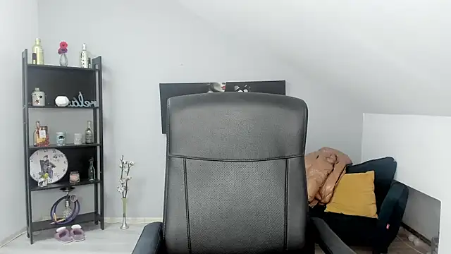 BettyJamess online show from November 2025 04:18:01 AM