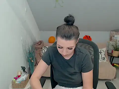 BettyJamess online show from October 2025 09:03:01 PM