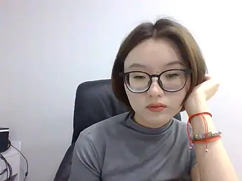 LilyTaylors online show from October 2025 07:30:02 AM