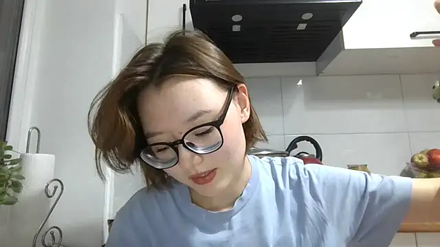 LilyTaylors online show from October 2025 04:19:02 PM