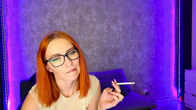 Snapshot of scarleteyes_ chatting on November 2025 05:11:01 AM scarleteyes online show from November 2025 05:11:01 AM