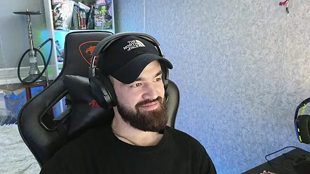 Nik Namee online show from December 2025 06:28:02 PM