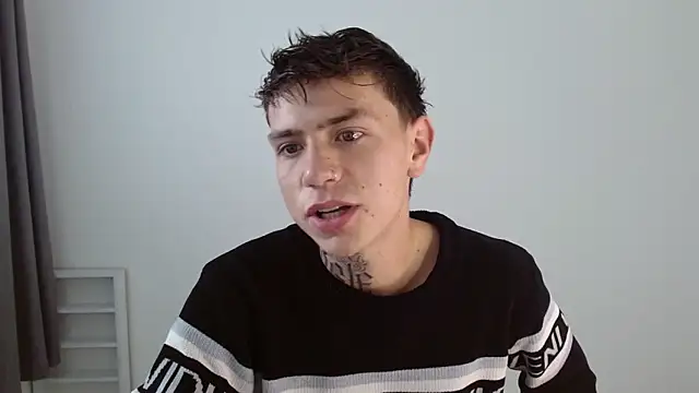 hot teo  online show from November 2025 12:16:01 PM