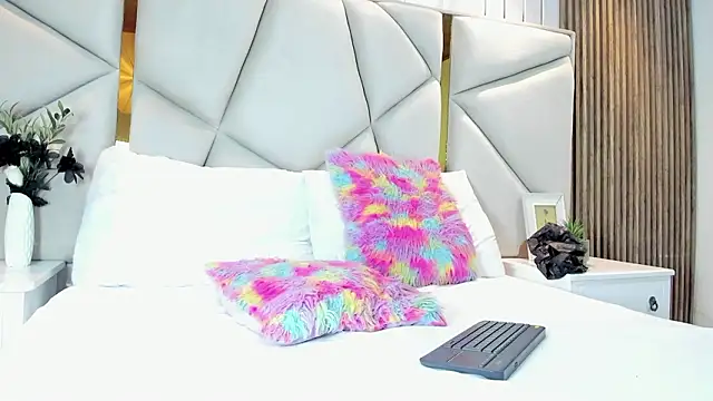 rebeca brown  online show from March 2026 11:35:01 AM