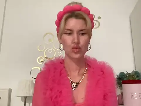 Snapshot of Ilymaris chatting on February 2026 12:31:02 AM Ilymaris online show from February 2026 12:31:02 AM