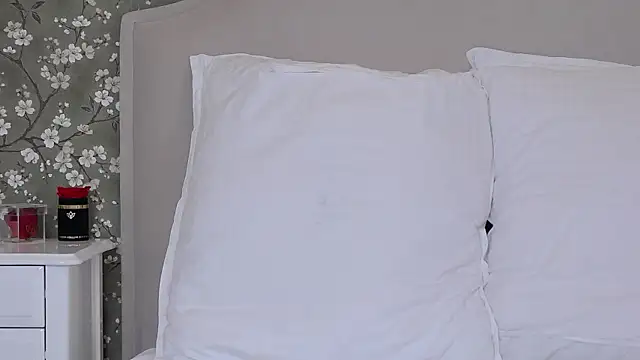 TesaQuinn online show from November 2025 06:52:02 PM