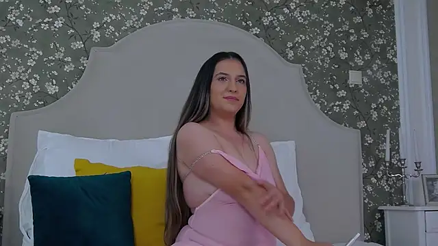 TesaQuinn online show from October 2025 04:35:01 AM