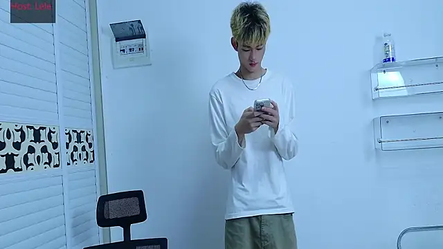 Snapshot of sexyboy-lele chatting on October 2025 12:06:01 PM sexyboy-lele online show from October 2025 12:06:01 PM
