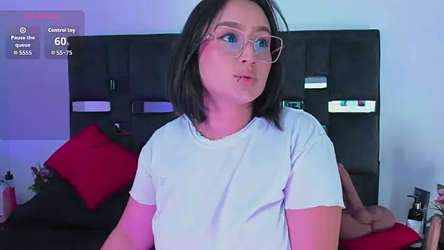 Snapshot of SussySunny_ chatting on February 2026 12:01:02 PM SussySunny online show from February 2026 12:01:02 PM