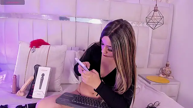  nicole moon online show from November 2025 01:26:02 PM