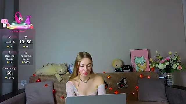 ElizaPurrr online show from October 2025 11:08:02 AM