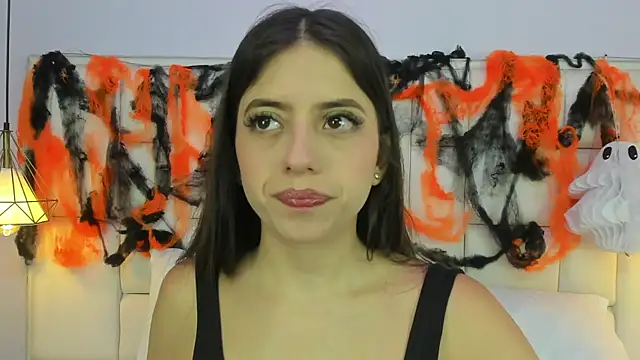 EmmaHolter online show from October 2025 07:14:02 PM