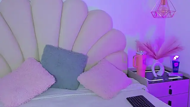 Alyss Sweet online show from October 2025 11:57:02 AM