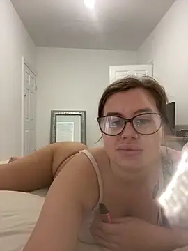 Snapshot of BellaBoux_XOXO chatting on October 2025 08:48:01 AM BellaBoux XOXO online show from October 2025 08:48:01 AM