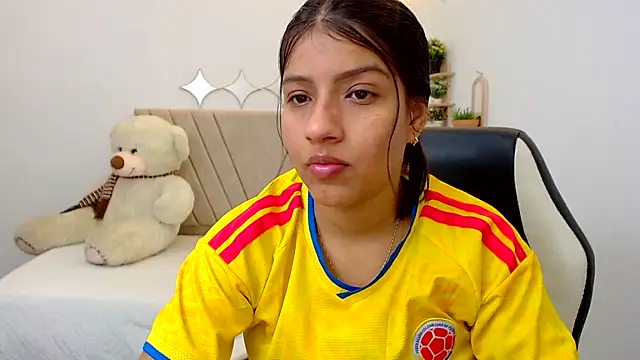 Snapshot of zara_cute chatting on July 2026 04:57:01 PM zara cute online show from July 2026 04:57:01 PM