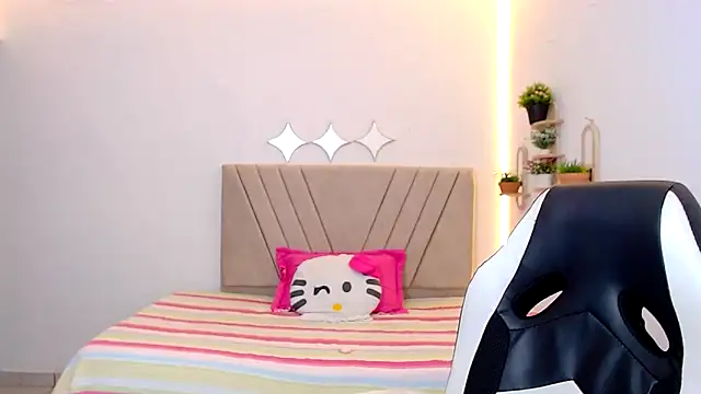 Snapshot of zara_cute chatting on May 2026 12:15:01 PM zara cute online show from May 2026 12:15:01 PM