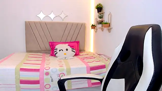 Snapshot of zara_cute chatting on May 2026 12:11:01 PM zara cute online show from May 2026 12:11:01 PM