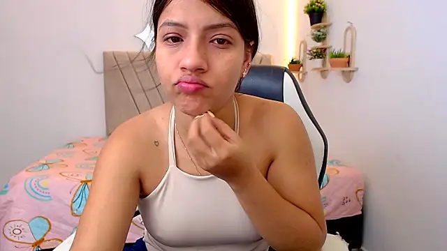 Snapshot of zara_cute chatting on June 2026 12:21:02 PM zara cute online show from June 2026 12:21:02 PM