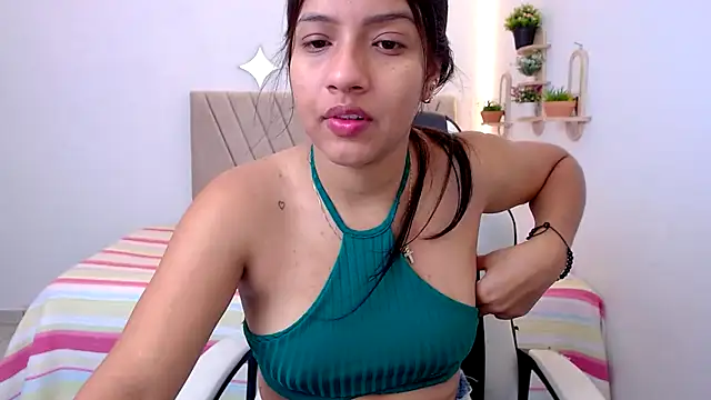 Snapshot of zara_cute chatting on May 2026 12:14:01 PM zara cute online show from May 2026 12:14:01 PM