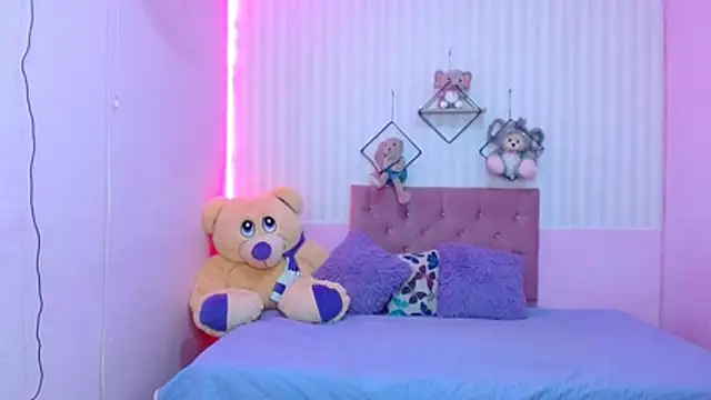 zara cute online show from December 2025 11:56:01 AM