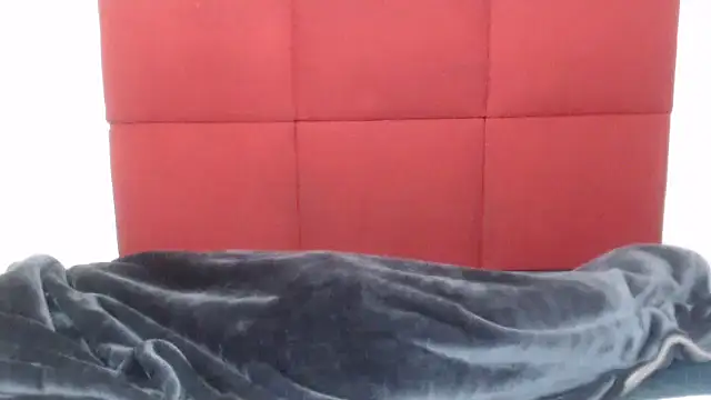 ZuriVixen online show from November 2025 03:18:01 AM