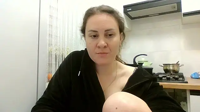 Snapshot of MeadowEyes chatting on May 2026 08:35:01 PM MeadowEyes online show from May 2026 08:35:01 PM