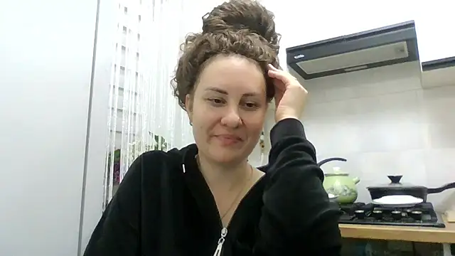 Snapshot of MeadowEyes chatting on May 2026 09:01:02 PM MeadowEyes online show from May 2026 09:01:02 PM