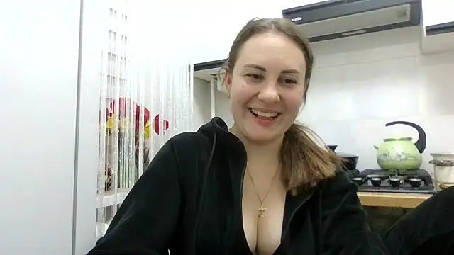 Snapshot of MeadowEyes chatting on April 2026 08:37:01 PM MeadowEyes online show from April 2026 08:37:01 PM