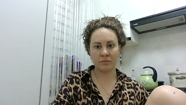 Snapshot of MeadowEyes chatting on May 2026 08:18:01 PM MeadowEyes online show from May 2026 08:18:01 PM