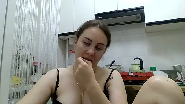 Snapshot of MeadowEyes chatting on June 2026 06:27:02 PM MeadowEyes online show from June 2026 06:27:02 PM
