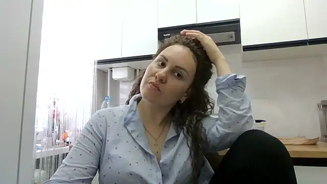 Snapshot of MeadowEyes chatting on May 2026 01:52:01 PM MeadowEyes online show from May 2026 01:52:01 PM