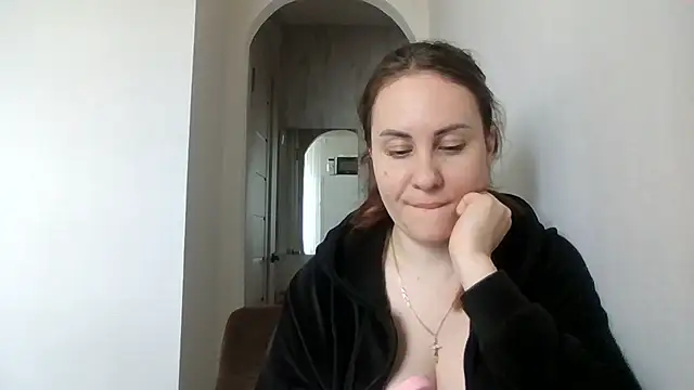 Snapshot of MeadowEyes chatting on April 2026 07:59:01 AM MeadowEyes online show from April 2026 07:59:01 AM